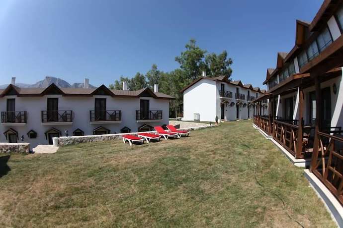 Imagen de los exteriores del Karaburun Mimoza Apart Hotel. Foto 16
