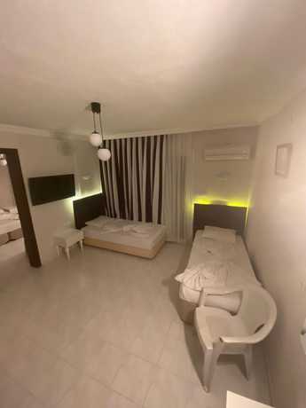 Imagen de la habitación del Karadede Hotel. Foto 5