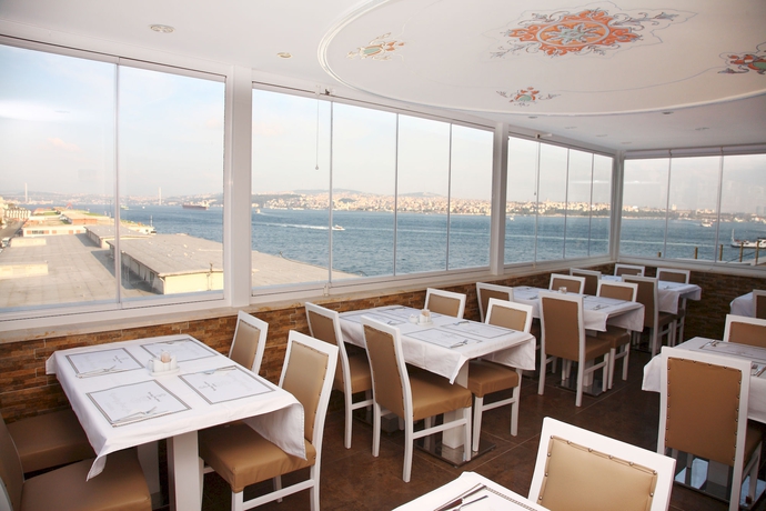 Imagen del bar/restaurante del Karakoy Port Hotel. Foto 2