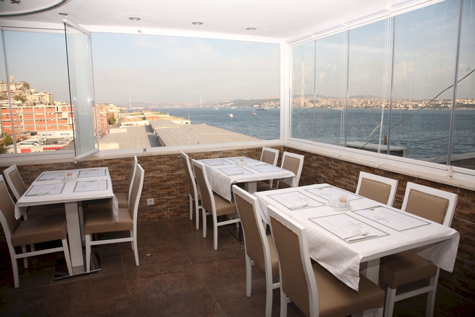 Imagen del bar/restaurante del Karakoy Port Hotel. Foto 3