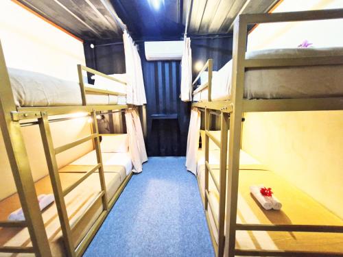 Imagen de la habitación del Karcof Container Hostel. Foto 20