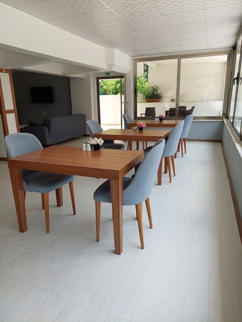 Imagen de los interiores del Karden Otel. Foto 19