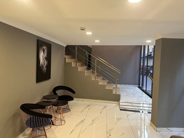 Imagen de los interiores del Karikatur Bi Hotel. Foto 19