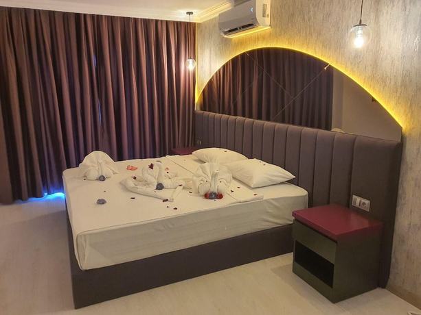 Imagen de la habitación del Karikatur Bi Hotel. Foto 16