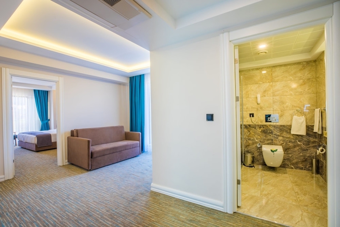 Imagen de la habitación del Karpalas City Hotel and Spa. Foto 9