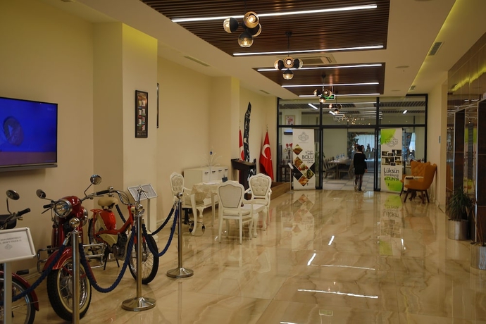 Imagen de los interiores del Karpalas City Hotel and Spa. Foto 17