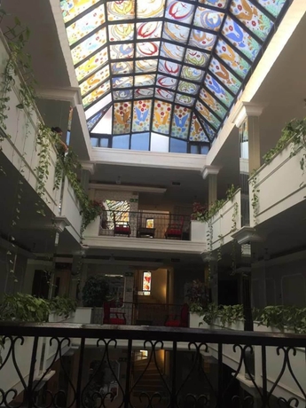 Imagen de los interiores del Karsiyaka Otel. Foto 19