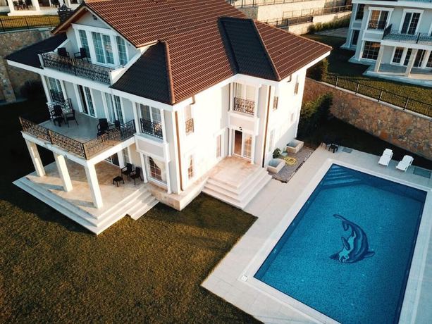 Imagen de la piscina del Kartepe Camp Hotel. Foto 20