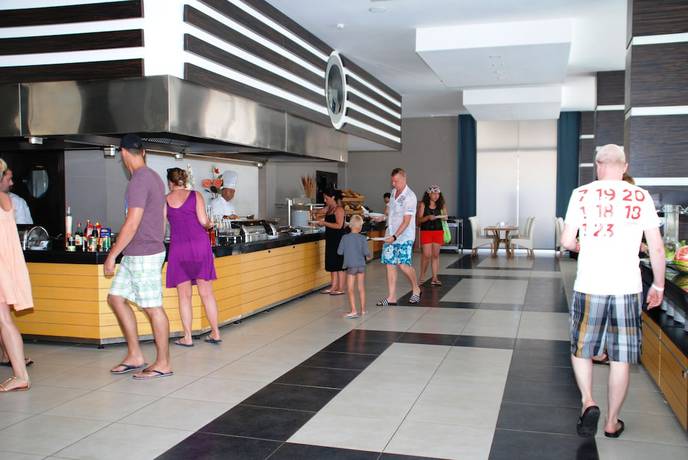 Imagen del bar/restaurante del Karya Family Resort &ndash; All inclusive. Foto 2