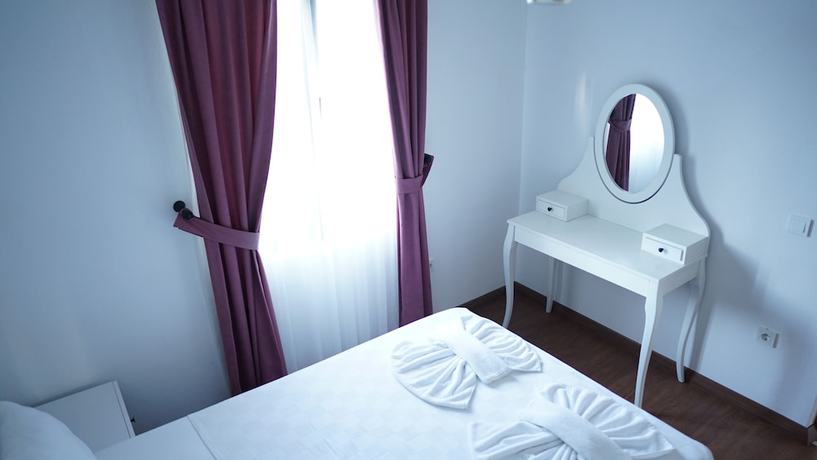 Imagen de la habitación del Karyada Hotel. Foto 4