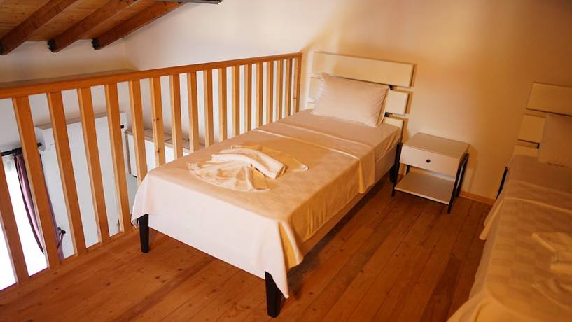 Imagen de la habitación del Karyada Hotel. Foto 8