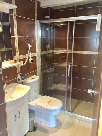 Imagen de la habitación del Karyola Otel - Caters to Men. Foto 13
