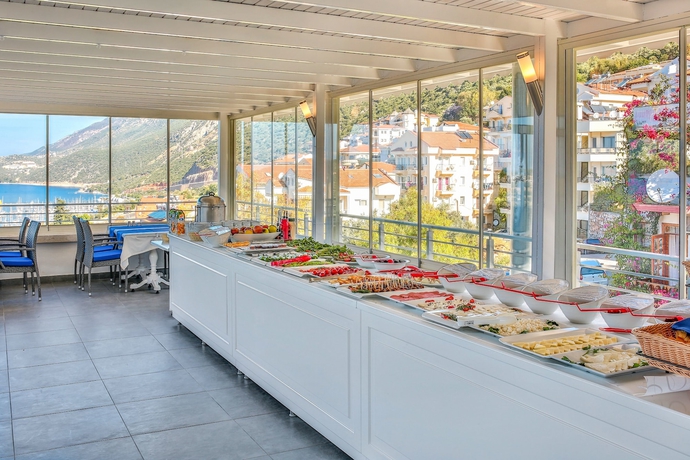 Imagen del bar/restaurante del Kas Artemis Hotel. Foto 1
