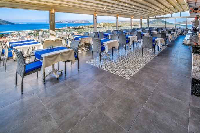 Imagen del bar/restaurante del Kas Artemis Hotel. Foto 4