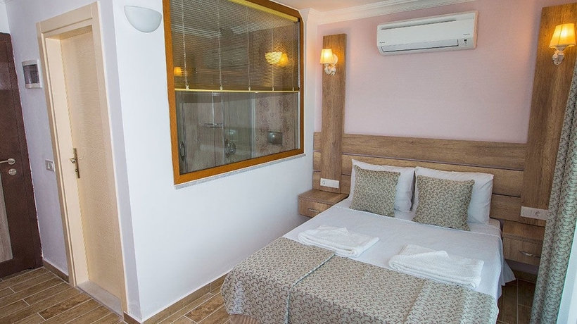Imagen de la habitación del Kas Otel. Foto 5