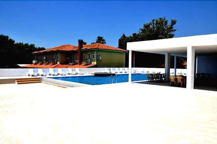 Imagen de la piscina del Kaunos Hotel. Foto 17