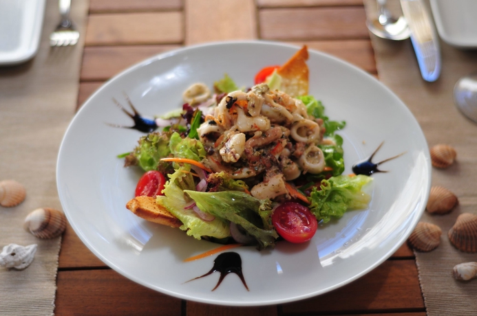 Imagen del bar/restaurante del Kefi Beach and Suites. Foto 4