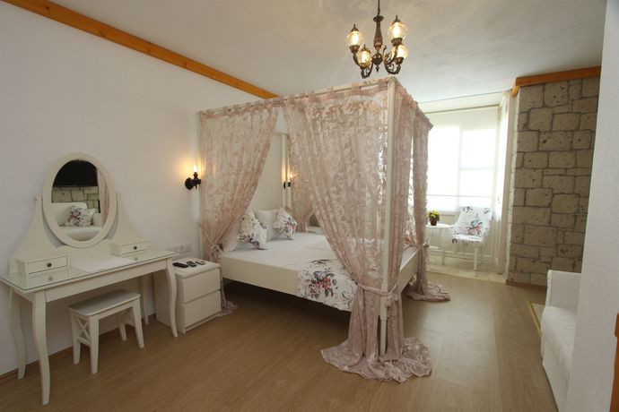 Imagen general del Kemerlihan Deluxe Hotel. Foto 1