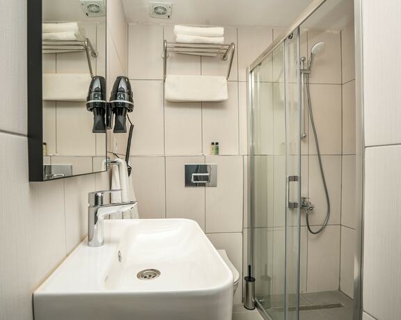 Imagen de la habitación del Kensington Kerdime Beach Hotel. Foto 15