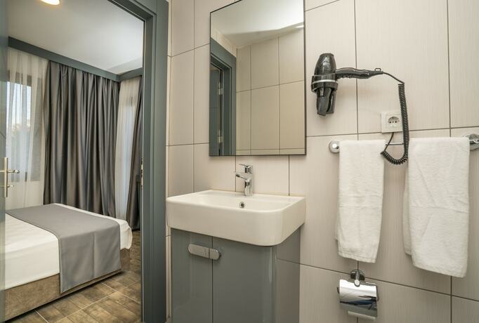 Imagen de la habitación del Kensington Kerdime Beach Hotel. Foto 17
