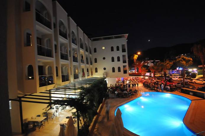Imagen de la piscina del Kent Studyo Hotel. Foto 14