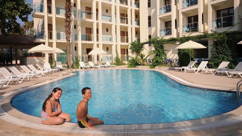 Imagen de la piscina del Kent Studyo Hotel. Foto 15