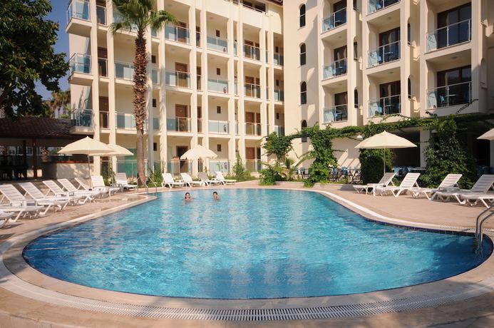 Imagen de la piscina del Kent Studyo Hotel. Foto 16