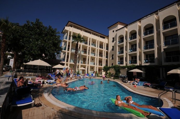 Imagen de la piscina del Kent Studyo Hotel. Foto 18