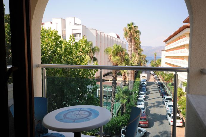 Imagen de los exteriores del Kent Studyo Hotel. Foto 10