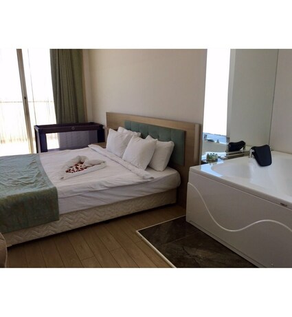 Imagen de la habitación del Kentpark Exclusive Hotel. Foto 9