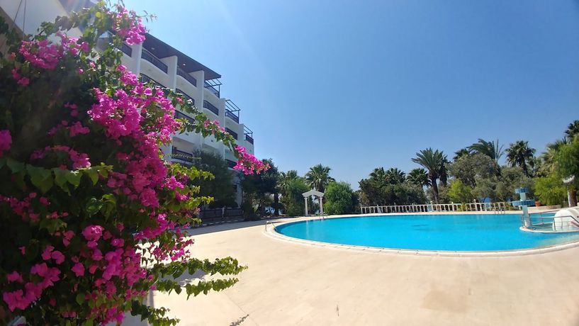 Imagen de la piscina del Kerasus Resort Hotel. Foto 19