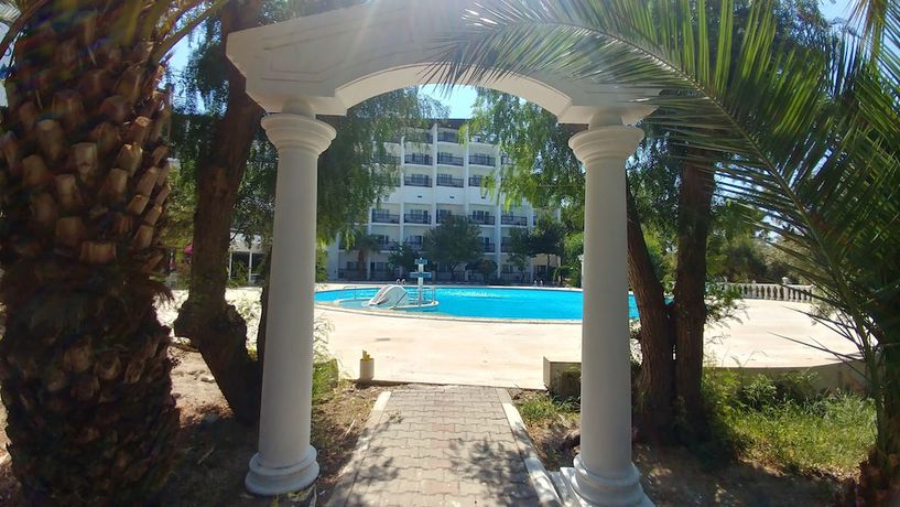 Imagen de la piscina del Kerasus Resort Hotel. Foto 20
