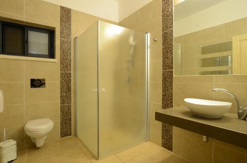 Imagen de la habitación del Kibbutz Gadot Guesthouse. Foto 4