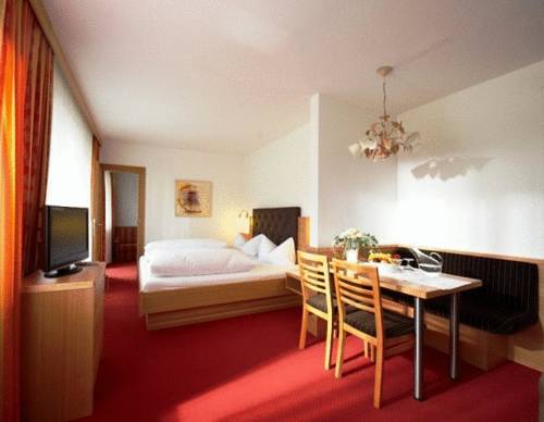 Imagen de la habitación del Kinderhotel L&auml;rchenhof. Foto 9
