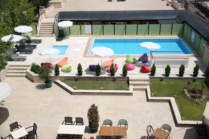 Imagen de la piscina del King Hotel Guvenlik. Foto 15