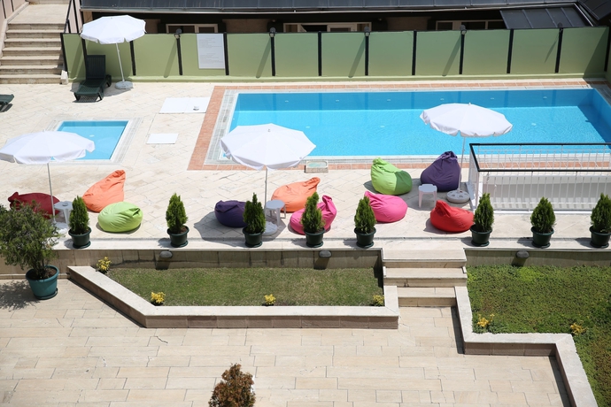 Imagen de la piscina del King Hotel Guvenlik. Foto 16