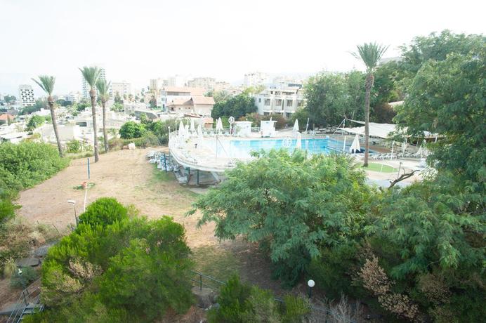 Imagen de la piscina del King Solomon Hotel Tiberias. Foto 15