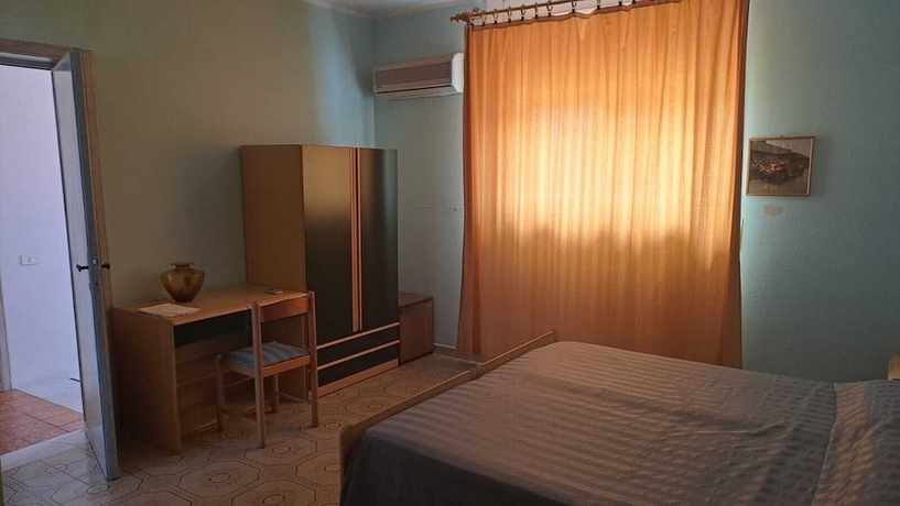 Imagen de la habitación del King\'s Hotel. Foto 1