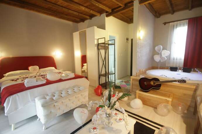 Imagen de la habitación del Kirkpinar Otantik Otel. Foto 18