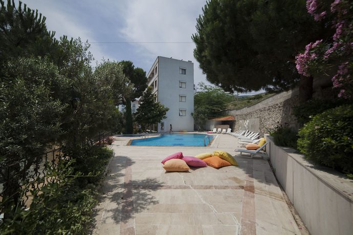 Imagen de la piscina del Kirtay Hotel. Foto 19