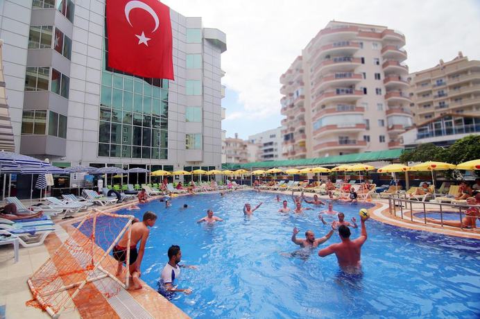 Imagen de la piscina del Klas More Beach Hotel. Foto 19