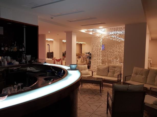 Imagen del bar/restaurante del Klaton Beach Hotel. Foto 3