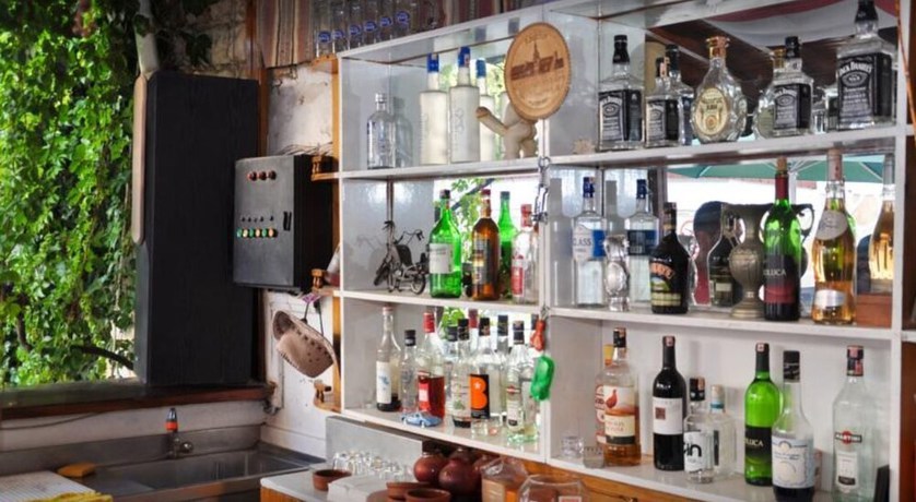 Imagen del bar/restaurante del Kılavuz Otel. Foto 4