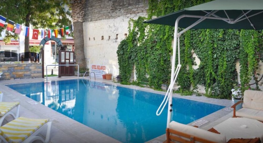Imagen de la piscina del Kılavuz Otel. Foto 20
