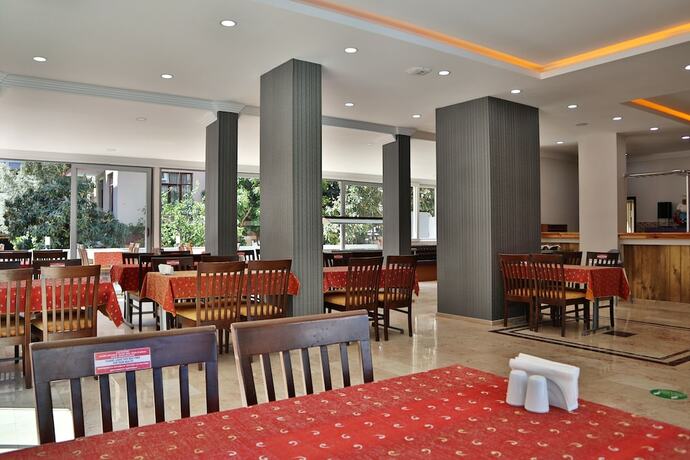 Imagen del bar/restaurante del Kleopatra Smile Hotel. Foto 17