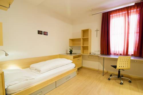 Imagen de la habitación del Kolpinghaus Bolzano. Foto 8