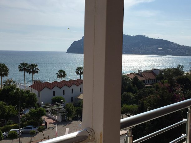 Imagen de la habitación del Konak Hotel. Foto 8