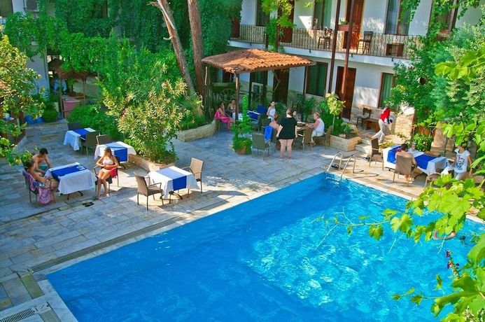 Imagen de la piscina del Koray Hotel. Foto 19