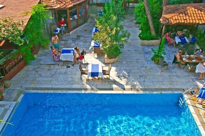 Imagen de la piscina del Koray Hotel. Foto 20