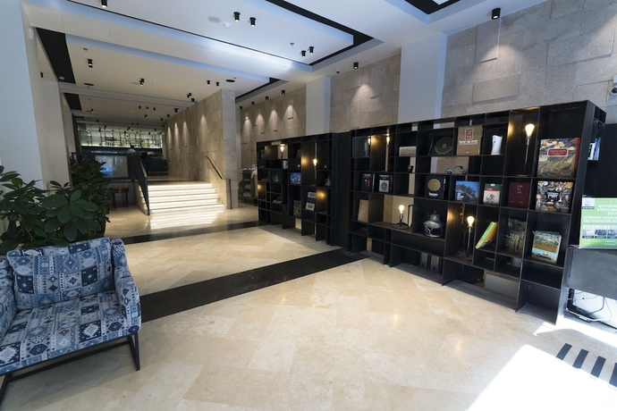Imagen de los interiores del Koresh Hotel. Foto 11